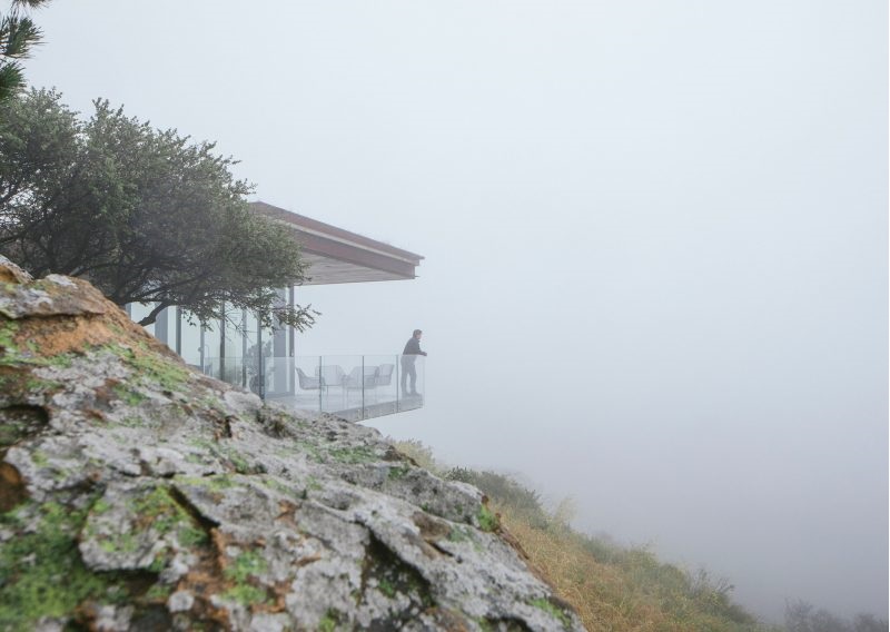 off grid guest house anacapa architecture california usa dezeen 2364 col 1 852x568